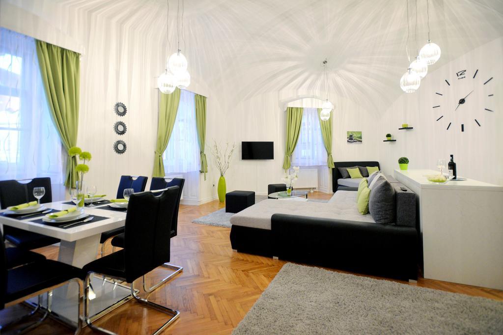 Varkapitany Apartman Егер Екстериор снимка